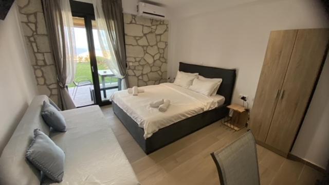 Afytos Sea View Apartment ภายนอก รูปภาพ